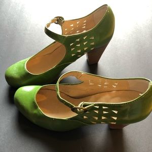 Wanted Green Perforated Mary Jane Retro